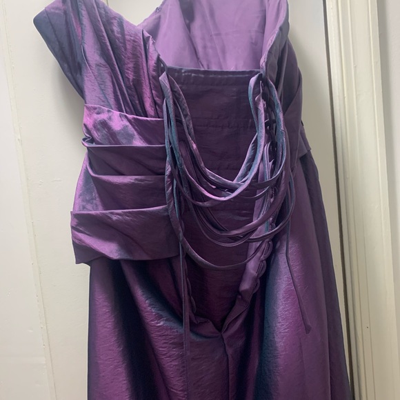 Formal Dress - Picture 3 of 4